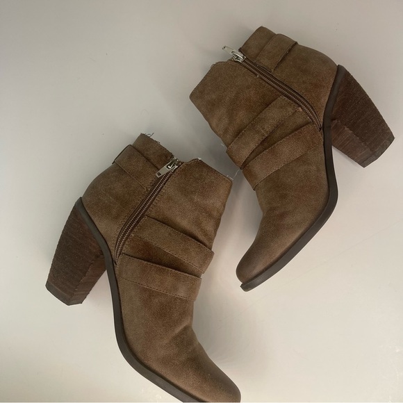 Dolce Vita Colten Brown Buckle Stacked Heeled Boots 7 - Picture 9 of 15